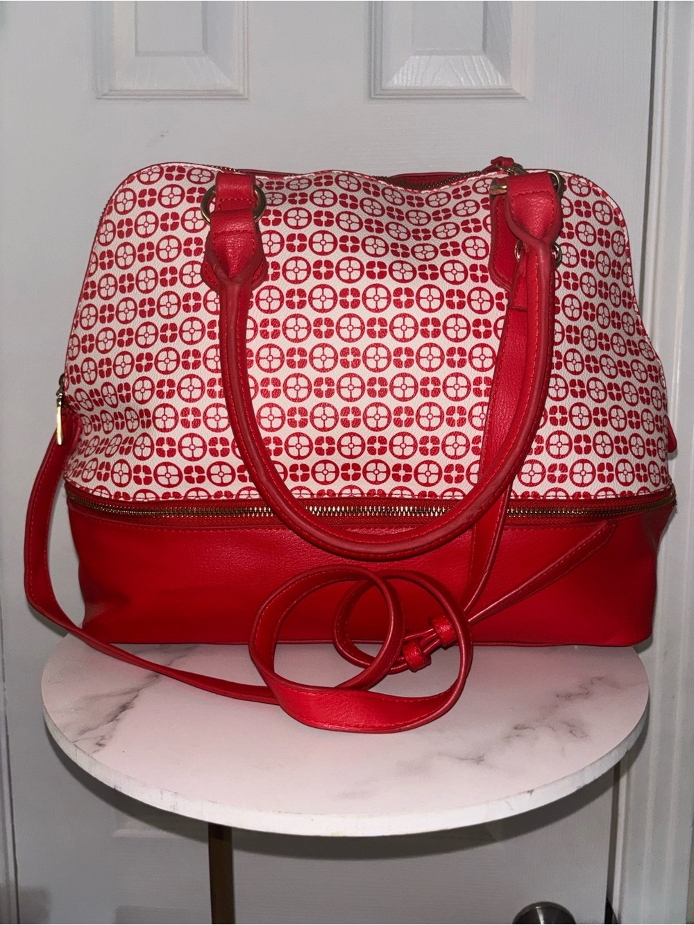 IMAN Red and White Patterned Shoulder Satchel - Picture 4 of 16